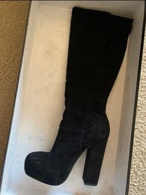 PLATFORM KNEE-HIGH BOOTS